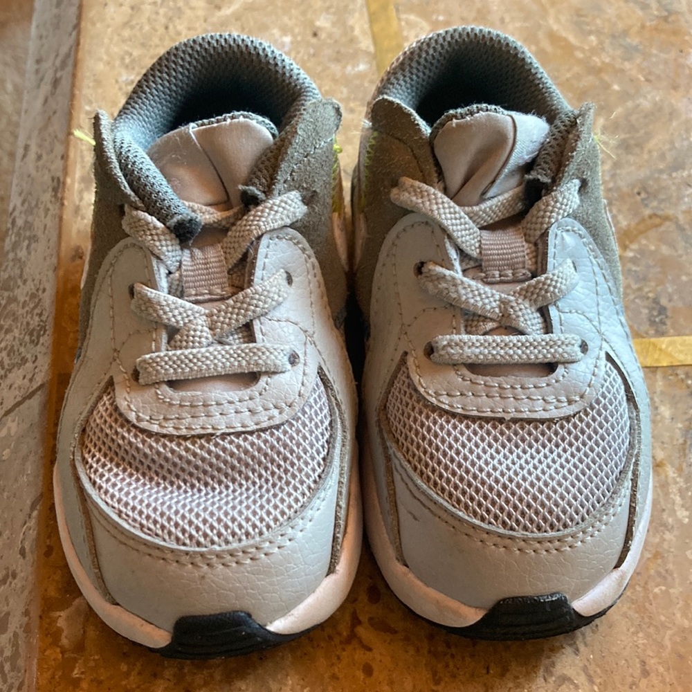 Nike Air Max Shoes - Picture 1 of 7